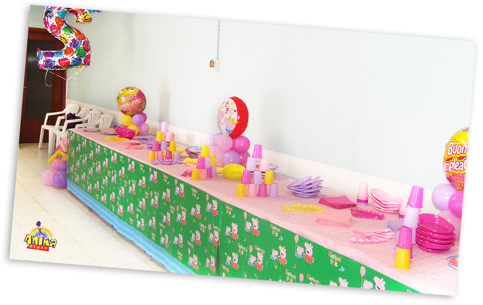 Allestimento tavola piatti bicchieri